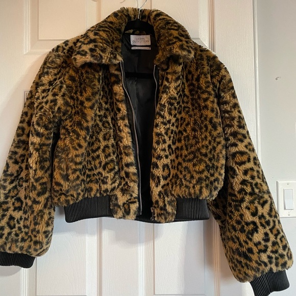 Urban outfitters leopard print faux fur jacket - Picture 2 of 2